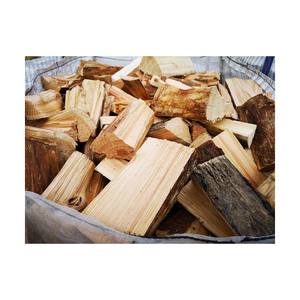 Bois de chauffage résineux solide disponible pour le commerce de gros et l'approvisionnement en combustible durable - Product Image 1