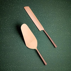 Servidor de Pastel Moderno de Acero Inoxidable con Acabado Cobre Antiguo para Decoración de Fiestas, Elegante Juego de Espátula y Cuchillo para Postres de Metal para el Hogar y la Cocina - Product Image 1
