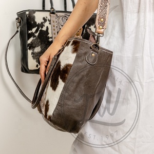 Stylish Women's Tote Bag New Real Hand Tooled Genuine Leather with Elegant Vintage Style <b>Concealed</b> Carry Tassel Detail - Product Image 4