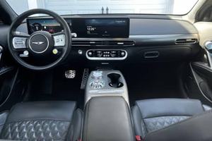 2023 G V 6 0 AWD Motor Doble Neumáticos R18 Batería de Litio Asientos de Cuero Cámara Trasera - Product Image 4