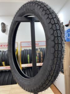 Pneu de moto en caoutchouc naturel + nylon noir KUMA K102A 3.00-17 de fabrication vietnamienne, best-seller, premium, 4PR/6PR/8PR plis - Product Image 4