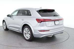 Vente en gros Audi E-tron S AWD Quattro Premium Plus SUV 4 portes moteur turbo sièges en cuir régulateur de vitesse ACC gauche sombre à vendre - Product Image 3