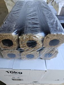 Briquettes de bois DIN fabriquées en Afrique du Sud disponibles à bas prix - Product Image 2