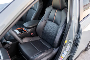 LISTO PARA CONDUCIR - USADO, VOLANTE A LA IZQUIERDA |   CONDUCCIÓN DERECHA | TOYOTA RAV4 ADVENTURE AWD 2019 con 15,000 millas - Product Image 5