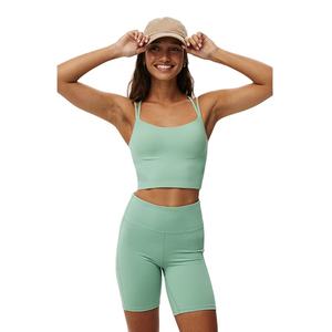 Pantalones cortos de gimnasio de poliéster y elastano ajustados de cintura alta para mujer, ropa de correr ligera personalizada, transpirable y estirable - Product Image 2