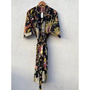 Kimono de Algodón Twilight Bloom con Estampado a Mano, Bata de Lujo Tejida Etérea, Suave Ropa de Dormir Nupcial para Uso Doméstico - Product Image 2