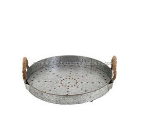 Plateau de service de cuisine galvanisé attrayant avec poignées en fer Design élégant parfait pour servir et décorer à un prix avantageux - Product Image 3