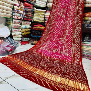 Soie indienne Gajji Dupatta de la collection Ssumaira avec travail Mukesh en or lourd - Product Image 1