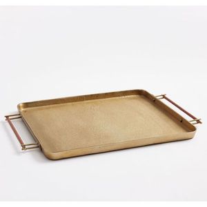 Bandeja de servicio contemporánea de metal hecha a mano de la mejor calidad con acabado dorado utilizada para servir frutas secas y vajilla - Product Image 2