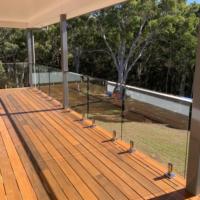 Systèmes de balustrades en verre certifiés pour zones à fort trafic, pour les lieux publics