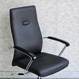 MFB011 Swivel Lift Office <b>Chair</b> Adjustable Height Faux Leather Upholstery Modern Design Aluminium PU Adjustable Headrest - Product Image 3
