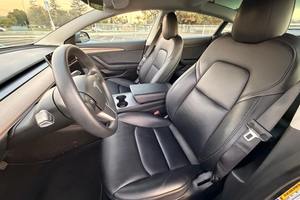 Tesla Model 3 2022 Usado, Limpio, de Largo Alcance, Tracción en las Cuatro Ruedas - Product Image 4