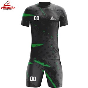 Ensemble de maillots de football personnalisables pour hommes, uniforme de football respirant avec chaussettes de préhension, kit de vêtements de sport d'équipe de service OEM - Product Image 4