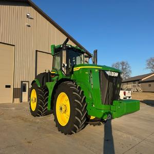 Achetez le tracteur John Deeree 9R 640 pour une technologie de pointe haute performance et un service fiable avec des options de livraison rapide - Product Image 1