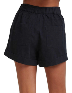 Shorts en polaire Alta pour femme 2025 de haute qualité, avec revers roulés, poches plaquées, taille mi-haute, coupe ample avant et arrière, style sexy - Product Image 2