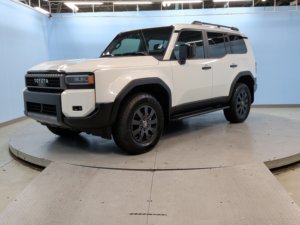 Toyota Land Cruiser 2025 Seminuevo, Limpio, con Turbo Intercooler, Gasolina/Eléctrico - Product Image 3