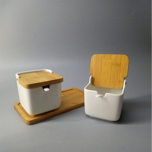 Pot à épices carré en céramique blanche, récipient de stockage de sucre de sel, Pot d'assaisonnement, ensemble de pots à épices avec couvercle en bambou, vente en gros - Product Image 4
