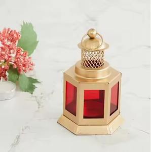 Lanterne décorative en métal pour le Ramadan, fabriquée avec des matériaux de qualité supérieure, pour les réunions de famille, les fêtes d'Iftar et les célébrations de l'Aïd. - Product Image 4