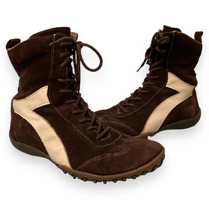 Bottes de cowboy en cuir marron de haute qualité pour hommes avec finition premium, semelle durable, confort et design classique de style western - Product Image 1