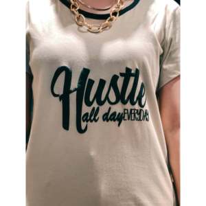 Camisetas manga corta en relieve-Hustle - Product Image 1
