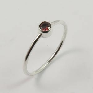 Anillo de granate Natural de Plata de Ley sólida 925 hecho a mano, Color rojo, forma redonda, anillo de joyería de plata hecho a mano con estampado de plata 925 - Product Image 2