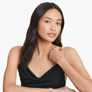 Bracelet tennis en diamant taille Asscher avec sertissage clos, bijou tendance pour cadeau de Saint-Valentin - Product Image 2