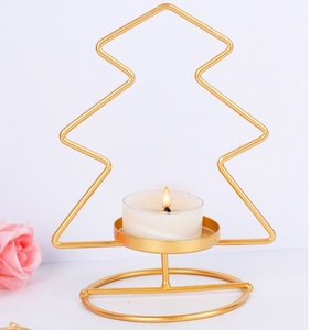 Pièce maîtresse de maison de vacances Rstic fabriquée avec du bois et du métal pour des décorations de Noël confortables et des paramètres de table saisonniers - Product Image 5