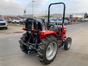 รถแทรกเตอร์สำหรับงานหนัก Massey Ferguson GC1723E 45 แรงม้า ขับเคลื่อน 4 ล้อ พร้อมเครื่องยนต์ เกียร์ และปั๊ม - ราคาขายส่ง - Product Image 3