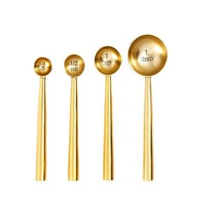 Ensemble de 4 couverts en acier inoxydable doré au design moderne, parfait pour les mariages et autres occasions par ACMI - Product Image 1