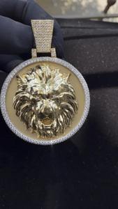 Offre spéciale Collier pendentif hip-hop serti de diamants en moissanite VVS avec pendentif lion rugissant en argent 925 plaqué or - Product Image 2