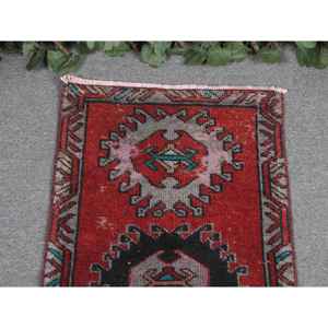 พรมตุรกีขนาด 1.5x3.1 ฟุต พรมวินเทจ พรมสีแดงล้วน ทำจากขนสัตว์ - Product Image 3