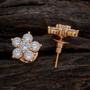 Boucles d'oreilles clous géométriques Fleur de Zircon 156054, Bijoux tendance en laiton plaqué rhodium et cuivre avec diamant et perle, pour fêtes et cadeaux - Product Image 2