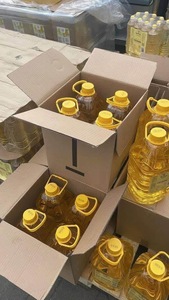 Huile de tournesol raffinée en bouteilles en plastique avec bouchons jaunes, emballage en vrac pour la cuisson - Product Image 4