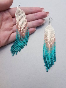 ต่างหูลูกปัดแก้วดีไซน์ทันสมัยประดับด้วยเทอร์ควอยซ์และพู่ห้อยระย้า ของขวัญเครื่องประดับสุดพิเศษจาก MS Handicraft - Product Image 2