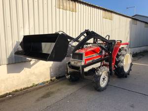 Livraison gratuite FX30S Tracteur compact 30HP 4 roues motrices + NOUVEAU Chargeur frontal |   1,5 L 3 cylindres Diesel |   18F/6R Power Shift |   Direction assistée - Product Image 4