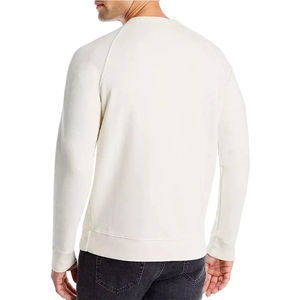 Sweat-shirt pour homme prêt pour l'hiver, conçu avec un tissu chaud et agréable qui procure une sensation légère et confortable, ce qui le rend adapté à un usage quotidien - Product Image 2