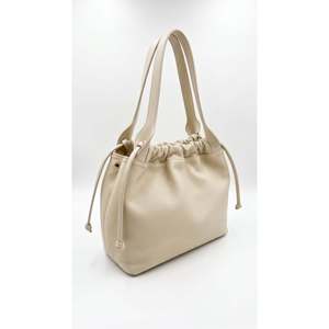 Soft Handbag in Genuine Dollaro Leather - Made in <b>Italy</b> - Art. 26100 - Product Image 4