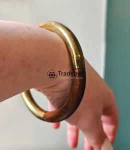 Bracelets en bois de style bohème Cadeaux de bijoux de mode faits à la main pour elle par Tradebyd - Product Image 4