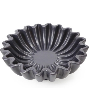 Bol décoratif en résine noire avec centre de table moderne au design festonné ondulé pour salon Table à manger plateau à fruits maison - Product Image 3