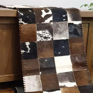 Alfombra de retazos de piel de vaca natural lavable moderna hecha a mano con respaldo recubierto de PVC de pila alta y tamaño personalizado disponible - Product Image 1