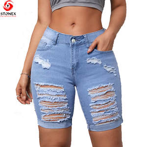 Shorts en jean pour femmes avec logo personnalisé, design d'été, denim pur en coton, délavé, style streetwear, shorts en jean - Product Image 1
