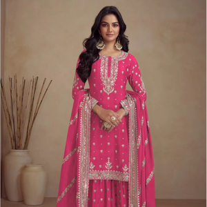 Elegancia Sofisticada, Shalwar Kameez de Seda Semi-Chinon con Bordado Intenso, Ropa India Pakistaní para Eventos de Invierno - Product Image 1