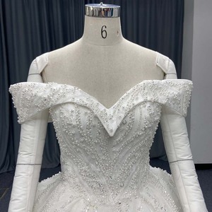 ANY262 Vestido de novia largo moderno y elegante, con escote corazón, encaje floral color marfil, cristales y lentejuelas, estilo imperio - Product Image 4