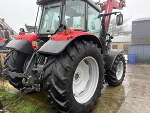 Se vende Massey Ferguson 5613 con cargador - Product Image 6