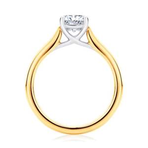 Bague de fiançailles solitaire taille radiant pour femme - Product Image 2
