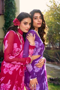 Saree doux en mousseline de soie Premium avec bordure en dentelle perlée imprimée florale Parfait pour tous les événements - Product Image 6