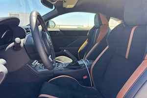 Toyota GR 86 AWD SUV 2024, Bajo Kilometraje, Transmisión Automática, Volante a la Izquierda, Gasolina, Asientos de Cuero, Techo Panorámico, Visión Trasera 360° - Product Image 5