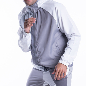 Vestes de sport de haute qualité conception de blocs de couleurs doublure en maille veste coupe-vent personnalisée pour hommes - Product Image 1