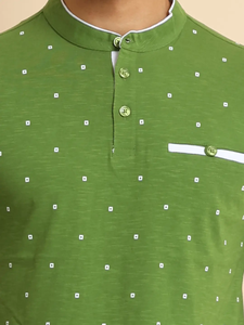 Elegante camiseta de media manga con cuello mandarín Cómoda Camiseta 100% algodón Ajuste regular con diseño único de bolsillo de hueso para uso diario - Product Image 3