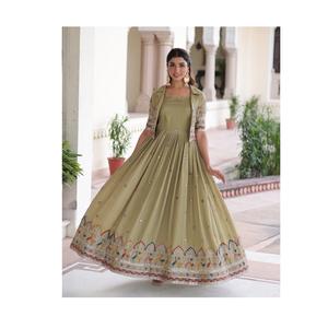 Robe Anarkali Koti en soie Vichitra avec broderie au fil et travail de sequins Zari, robe de mariée de luxe pour la vente à l'exportation - Product Image 1